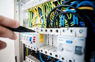 Как маркируются провода по цвету согласно международным стандартам